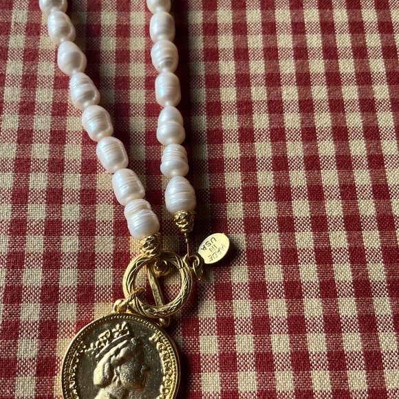 Susan Shaw Queen Elizabeth Coin Pearl Necklace Never Worn MSRP $164 - Picture 3 of 7